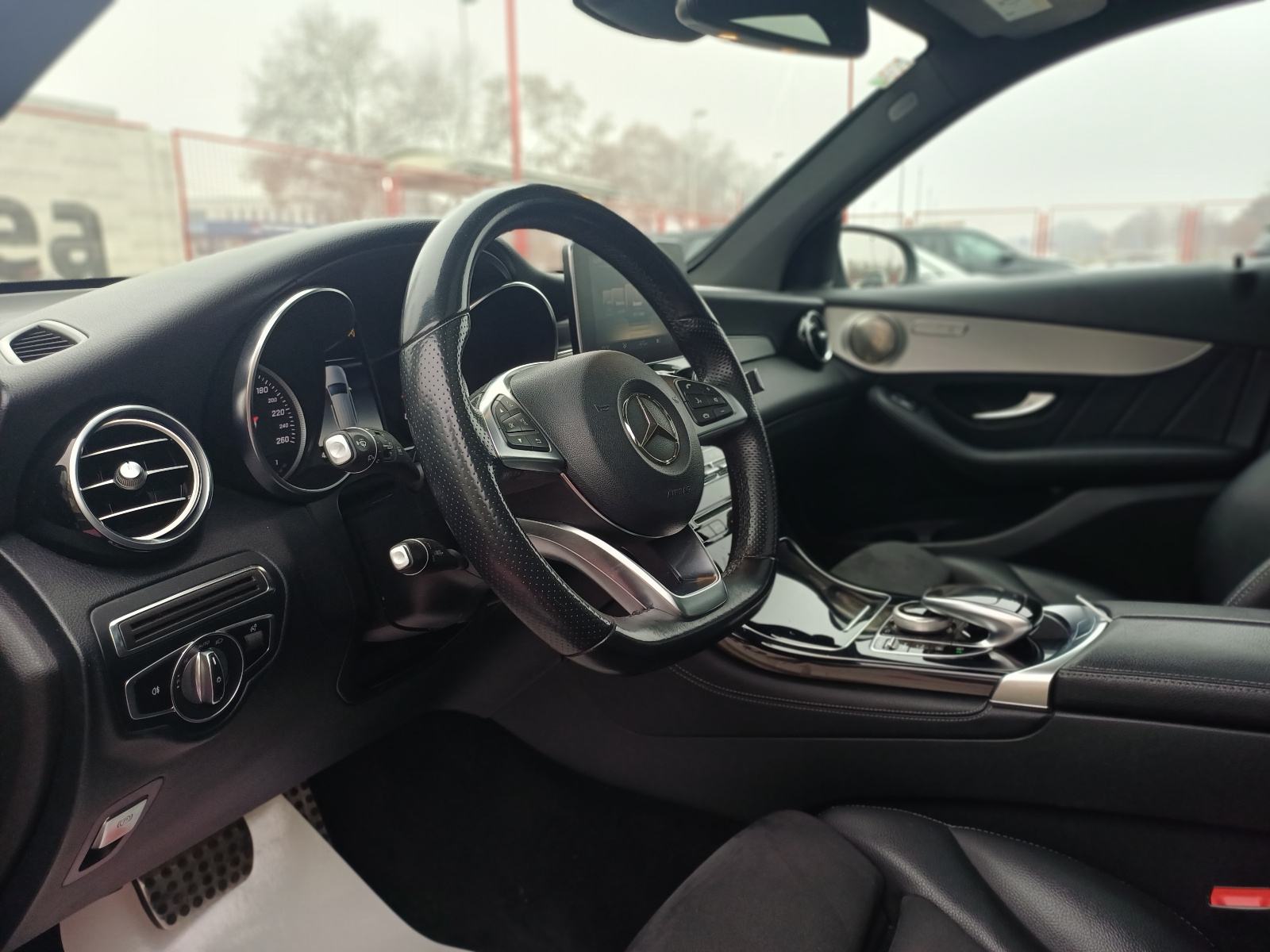 Mercedes-Benz GLC 220 d 4MATIC AMG *Koža,Panorama,Navi,Led,Alu"19*