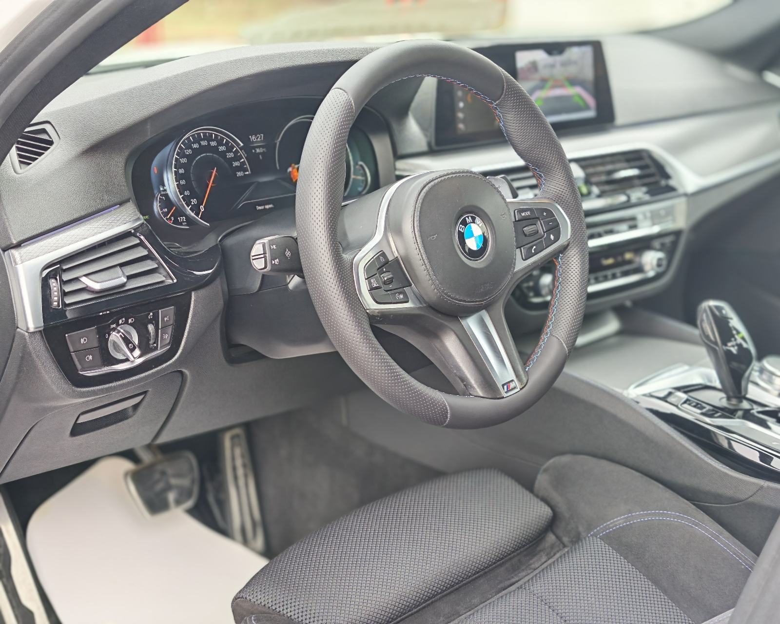 Bmw serija 5 520d M-Paket, Led, Navigacija, Alcantara, 19”,
