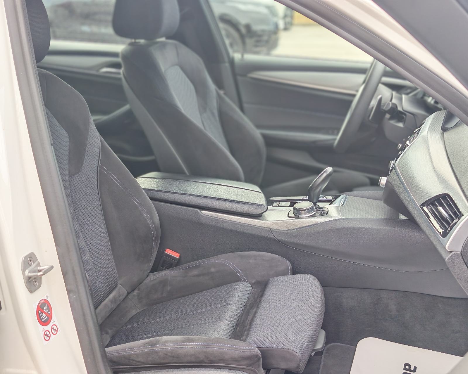 Bmw serija 5 520d M-Paket, Led, Navigacija, Alcantara, 19”,