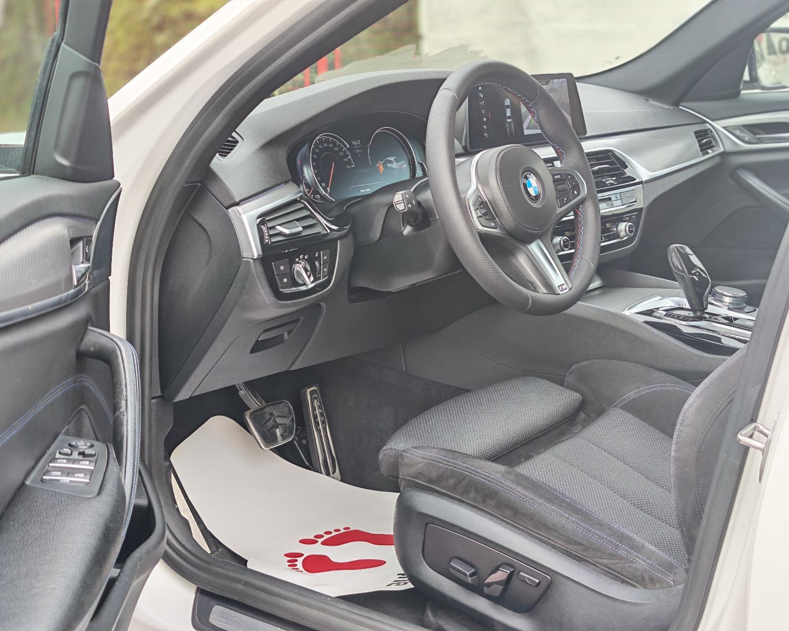 Bmw serija 5 520d M-Paket, Led, Navigacija, Alcantara, 19”,