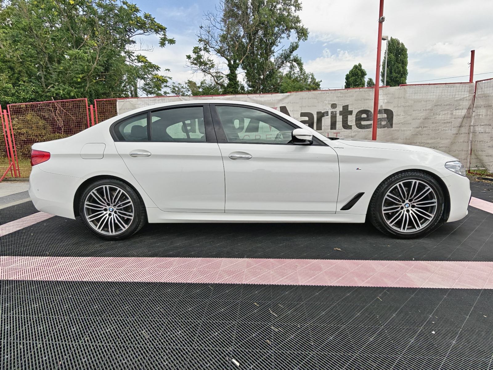 Bmw serija 5 520d M-Paket, Led, Navigacija, Alcantara, 19”,