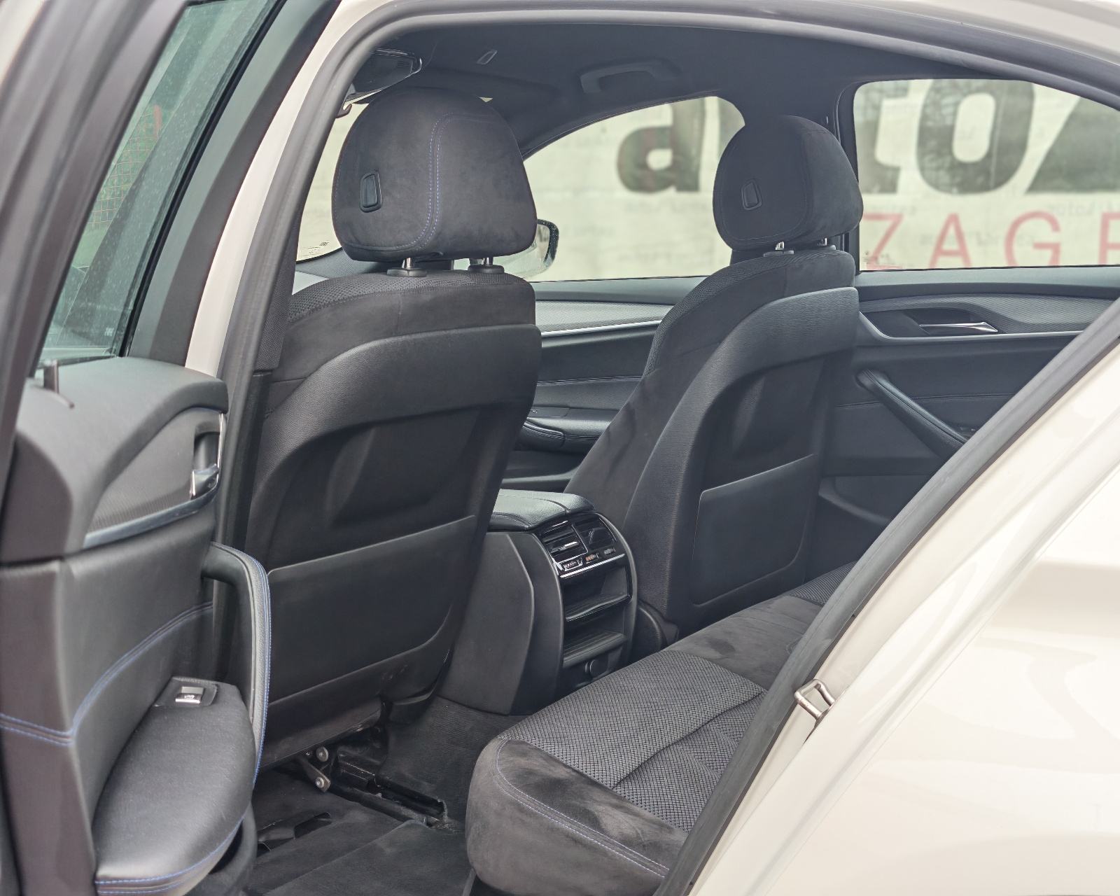 Bmw serija 5 520d M-Paket, Led, Navigacija, Alcantara, 19”,