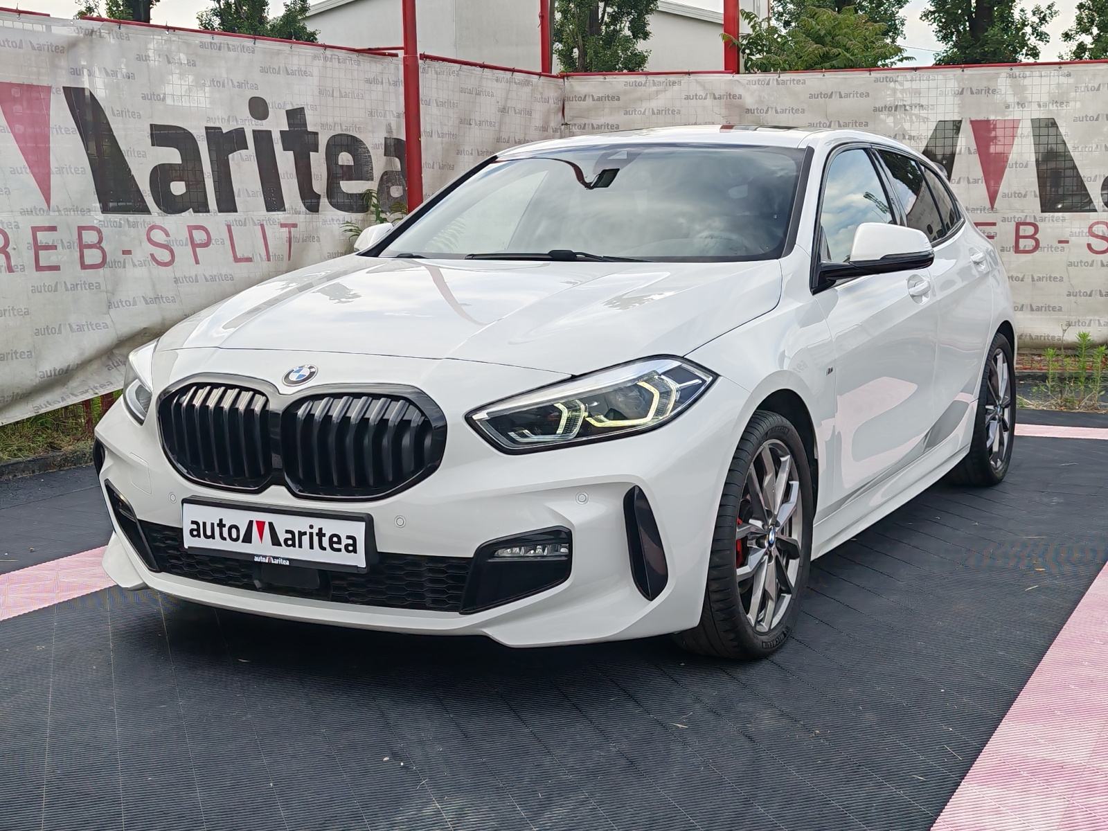 BMW serija 1 118d*M SPORT* Koža,Navi,Panorama,Led,Alu"18*Garancija*