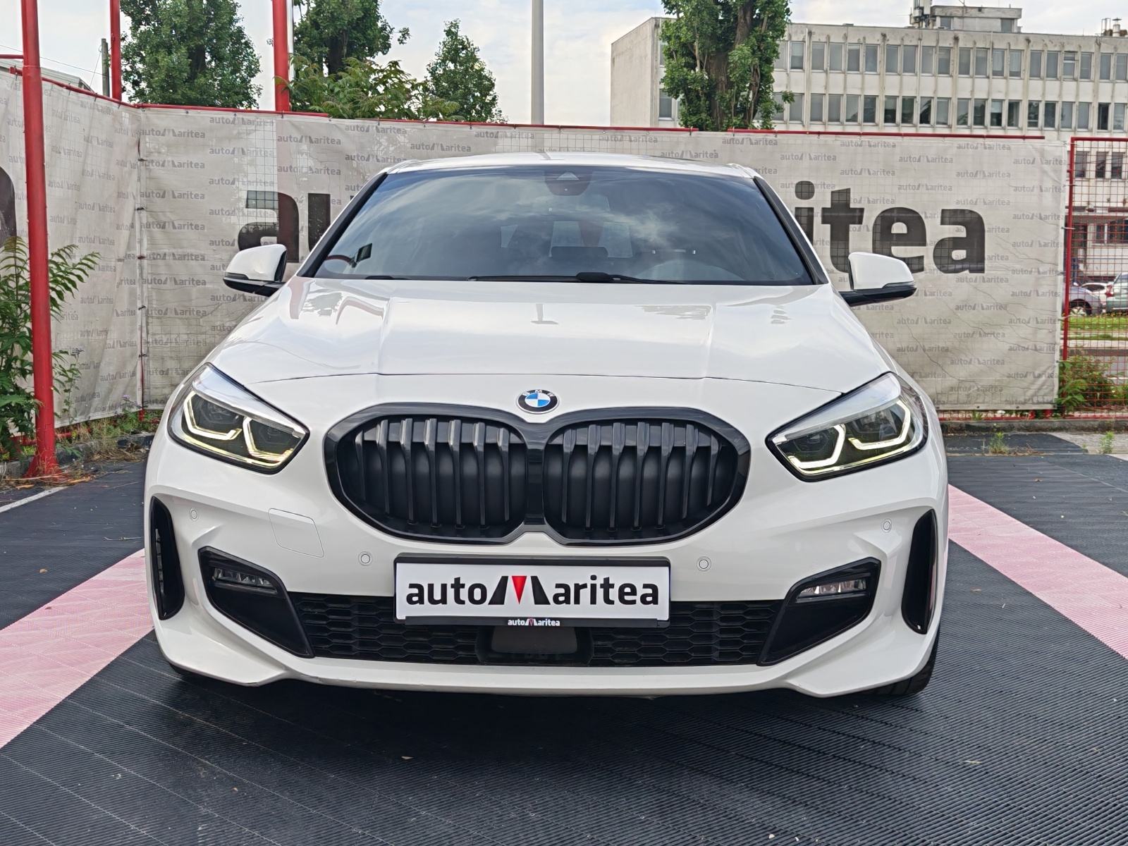 BMW serija 1 118d*M SPORT* Koža,Navi,Panorama,Led,Alu"18*Garancija*