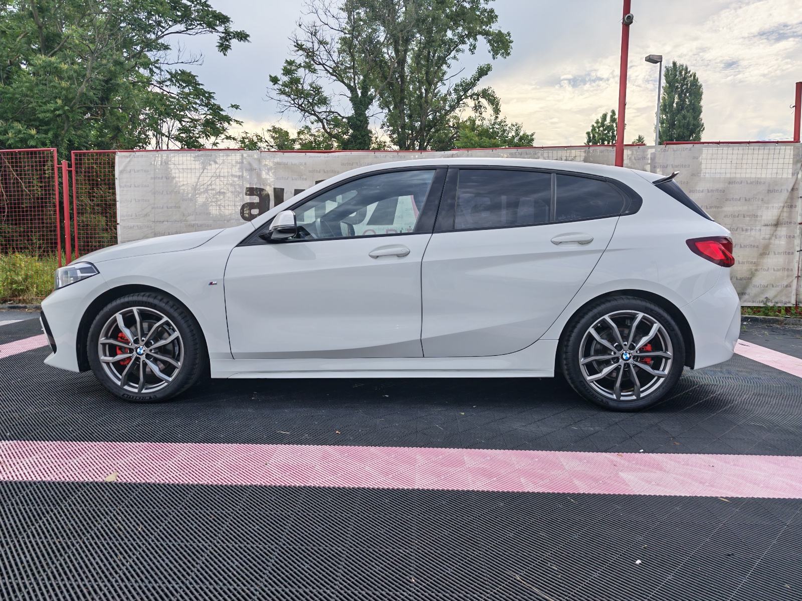 BMW serija 1 118d*M SPORT* Koža,Navi,Panorama,Led,Alu"18*Garancija*