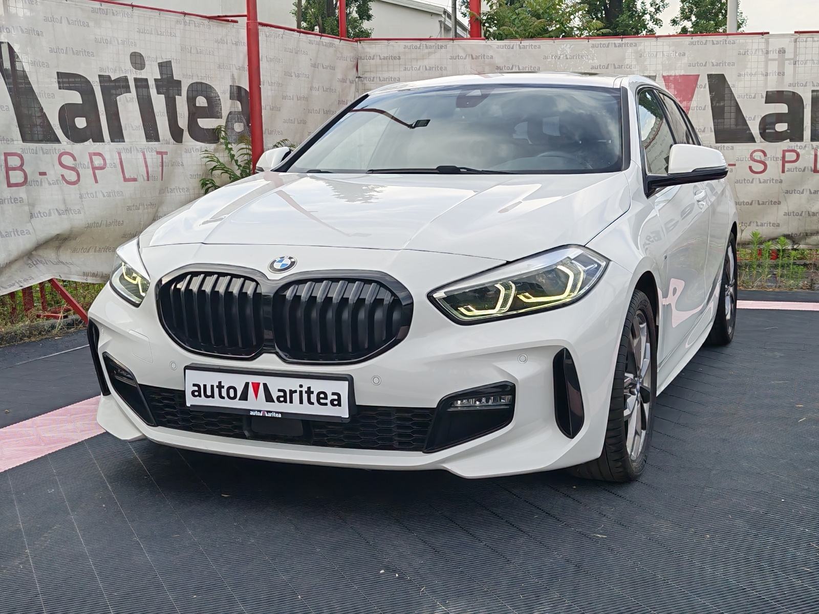 BMW serija 1 118d*M SPORT* Koža,Navi,Panorama,Led,Alu"18*Garancija*