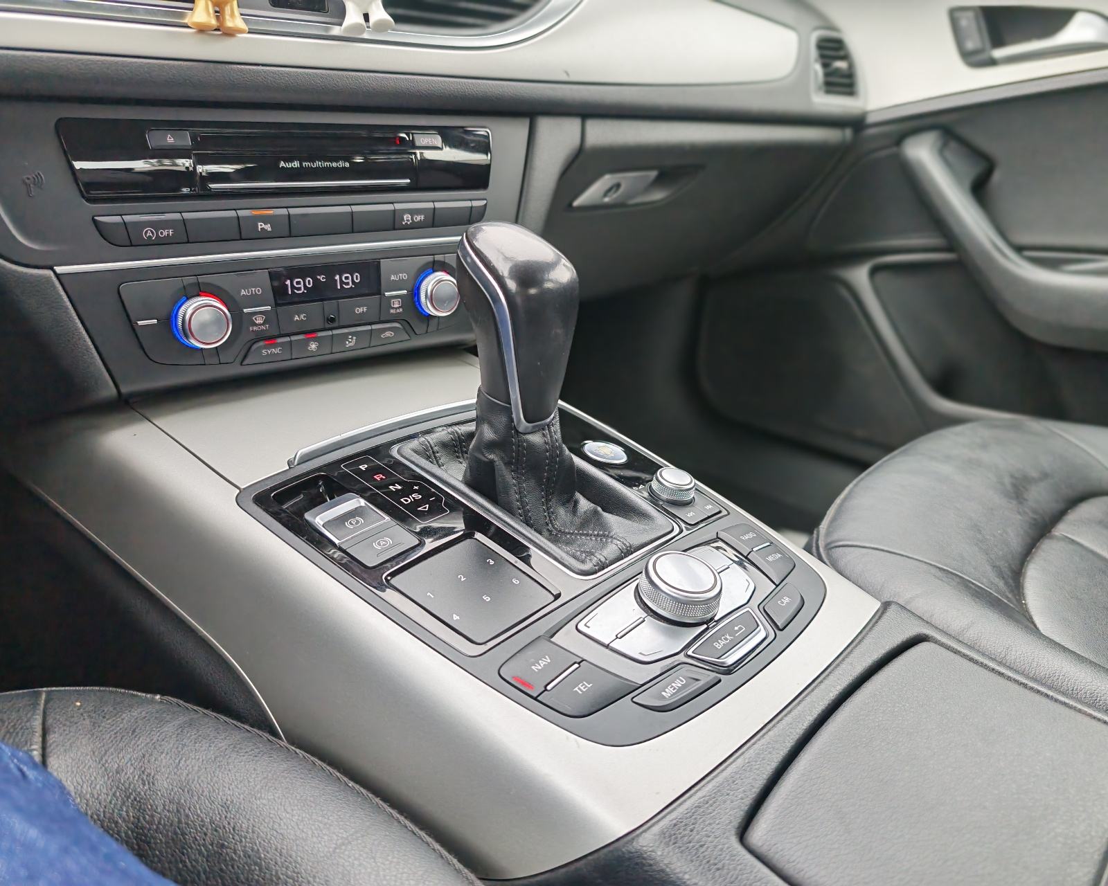 Audi A6 2,0 TDI S-tronci*Navi,Koža,Senzori,Xenon,Alu"18*Reg 07/26*