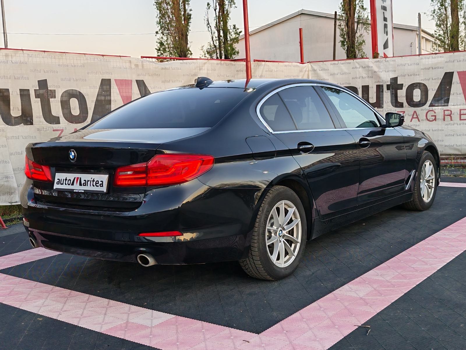 BMW serija 5 520d*Business line*Led*navi*Alu*Garancija