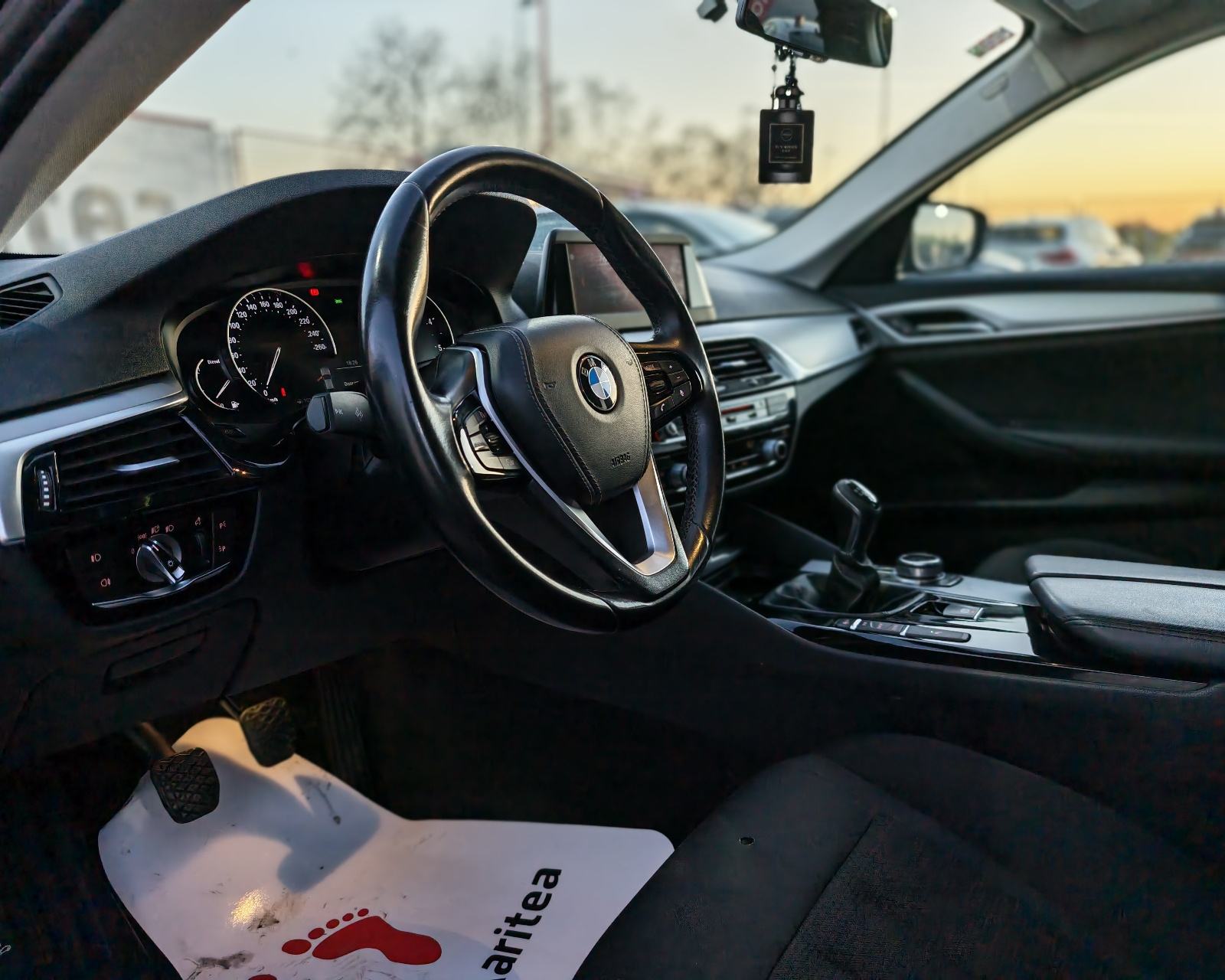 BMW serija 5 520d*Business line*Led*navi*Alu*Garancija