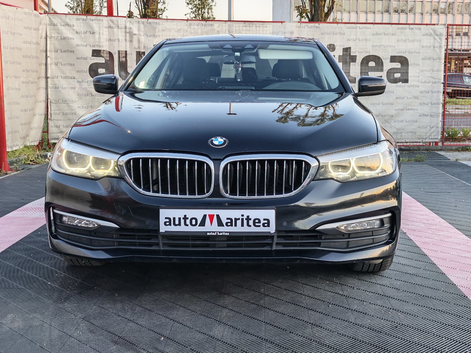 BMW serija 5 520d*Business line*Led*navi*Alu*Garancija