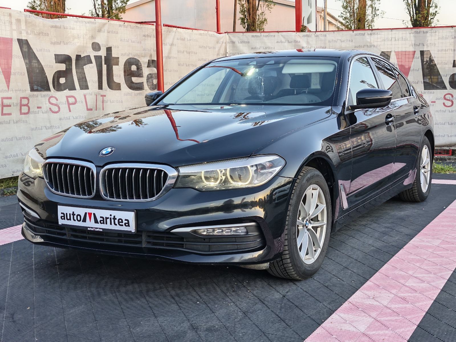 BMW serija 5 520d*Business line*Led*navi*Alu*Garancija
