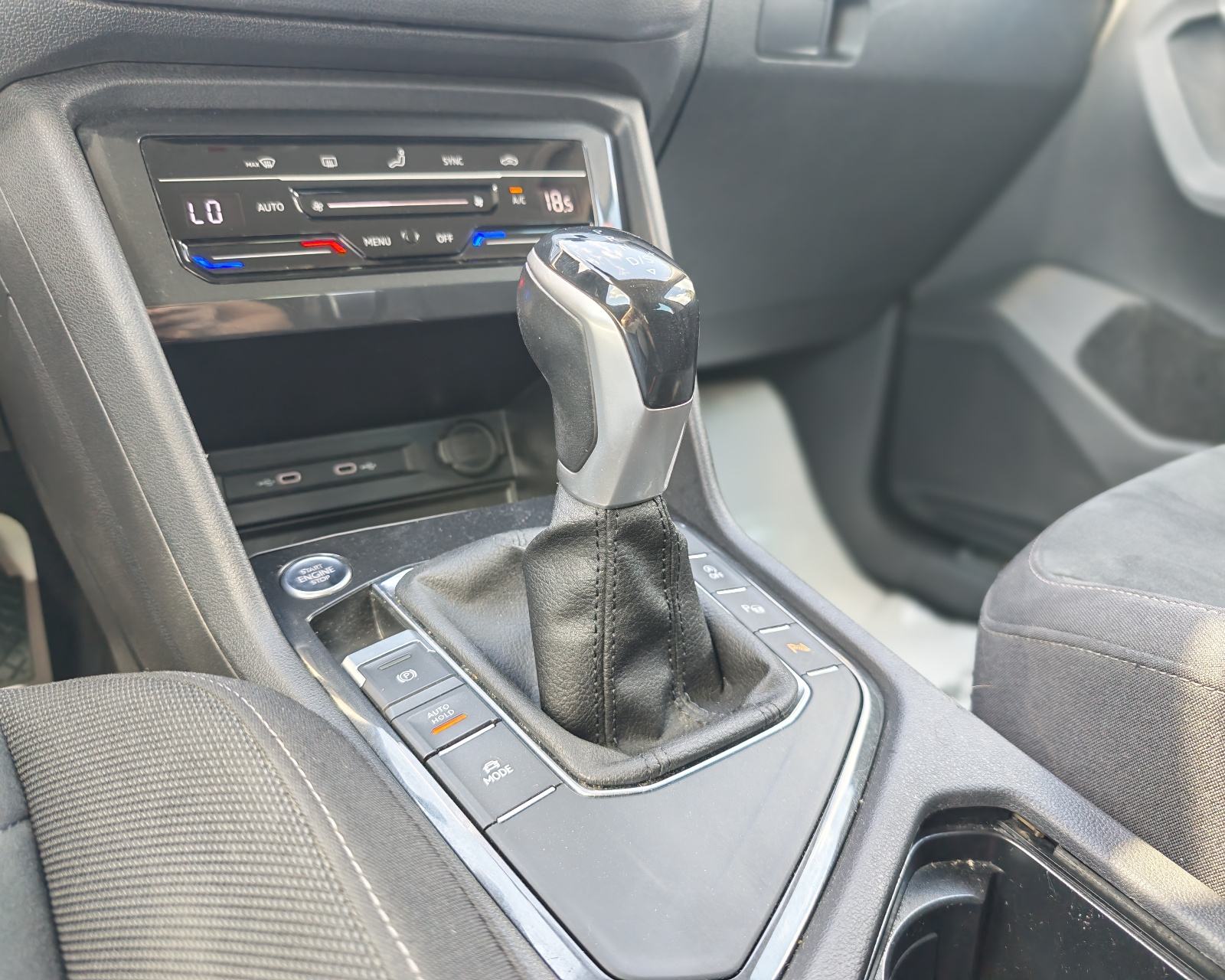 VW Tiguan 2,0 TDI* R -LINE* Dsg, Led, Kamera, Koža, Alu"18*Garancija*