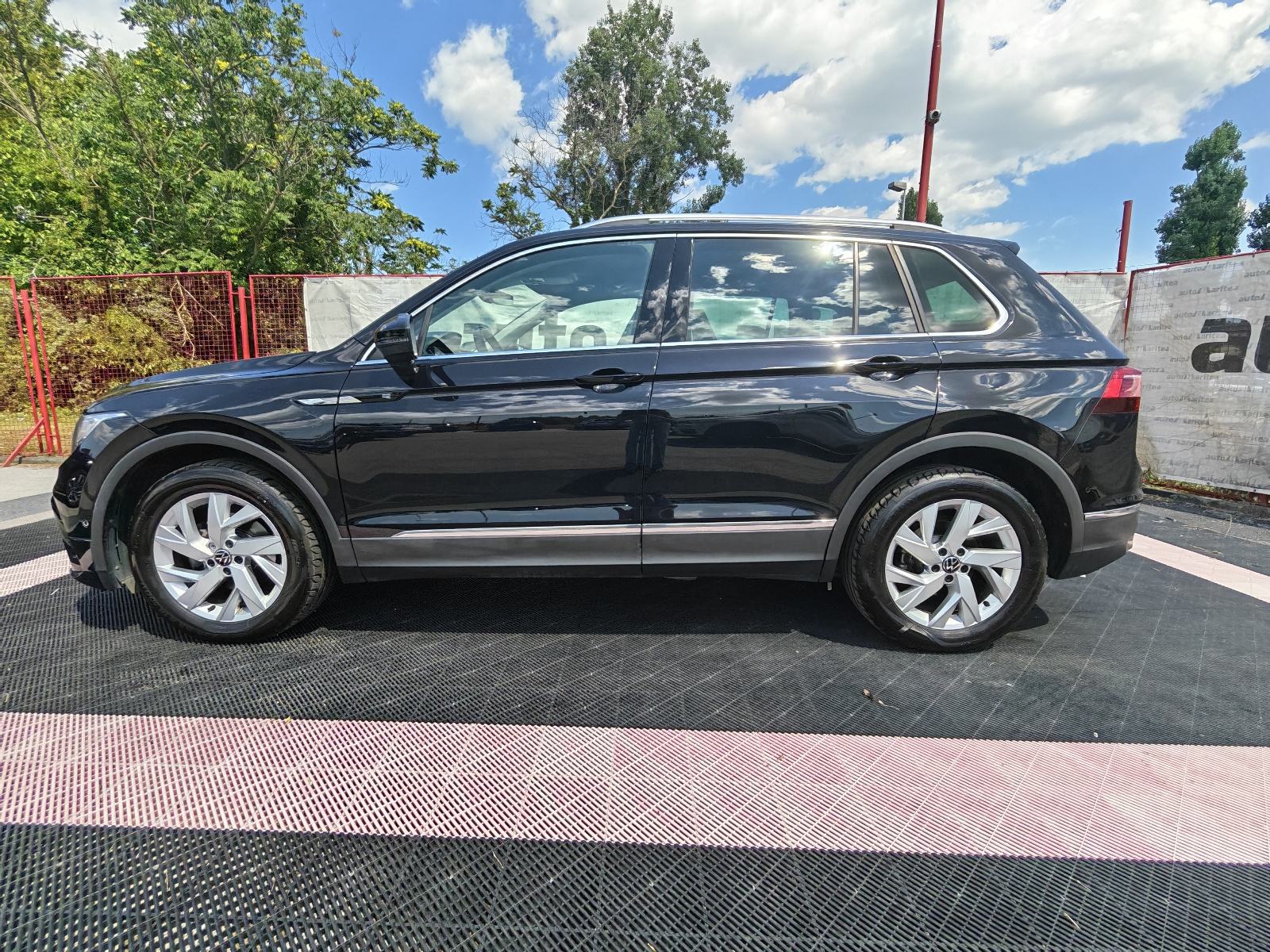 VW Tiguan 2,0 TDI* R -LINE* Dsg, Led, Kamera, Koža, Alu"18*Garancija*