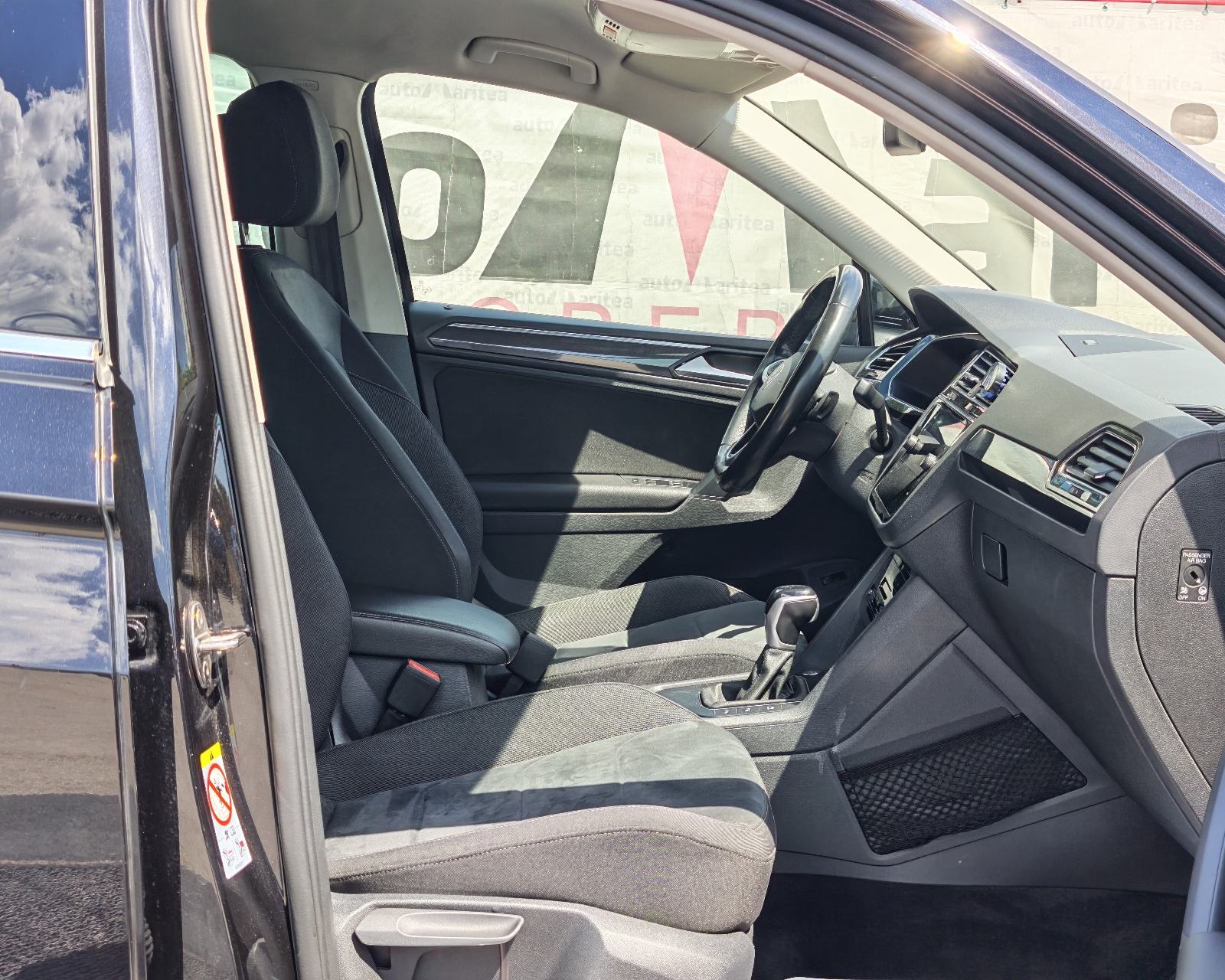 VW Tiguan 2,0 TDI* R -LINE* Dsg, Led, Kamera, Koža, Alu"18*Garancija*