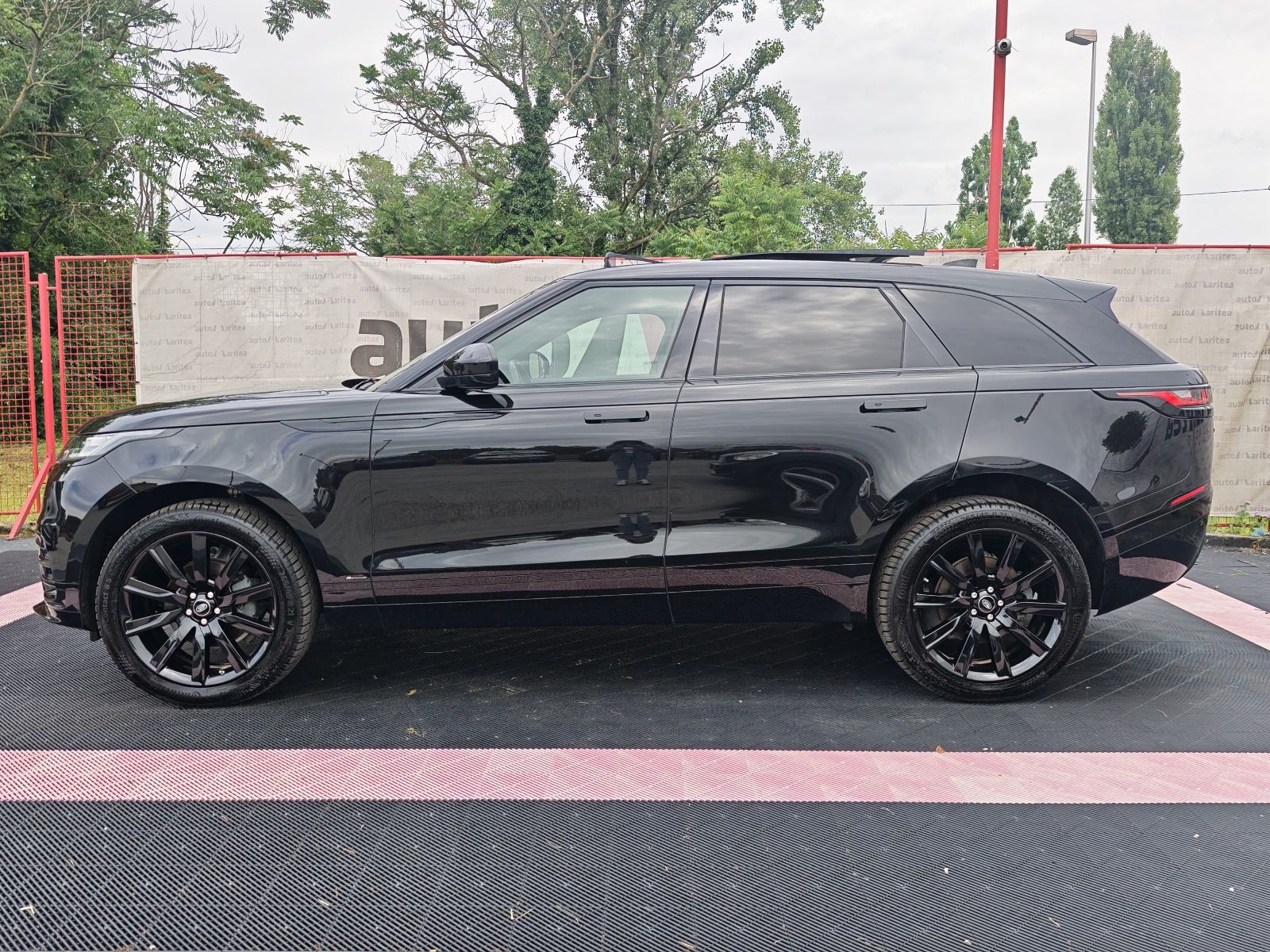 Land Rover Velar 2.0d 240KS☆R-Dynamic☆Panorama☆Virtual☆Garancija