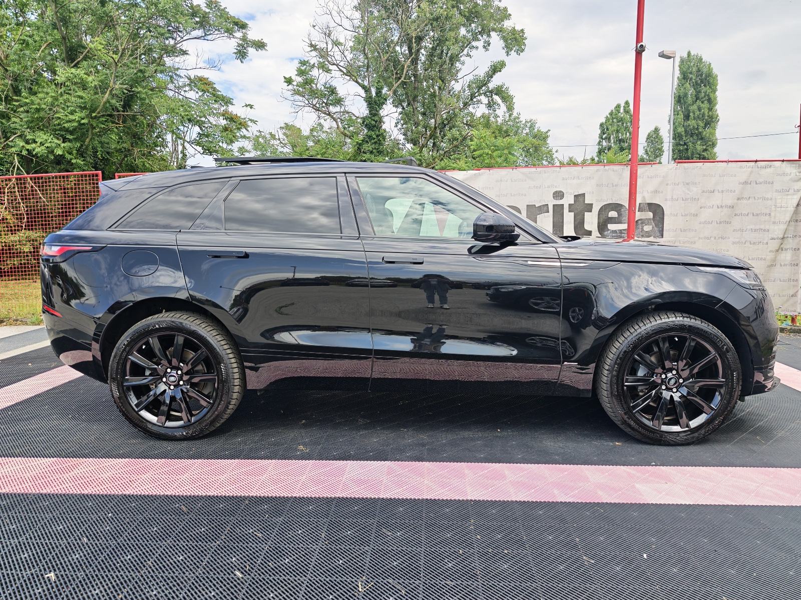 Land Rover Velar 2.0d 240KS☆R-Dynamic☆Panorama☆Virtual☆Garancija
