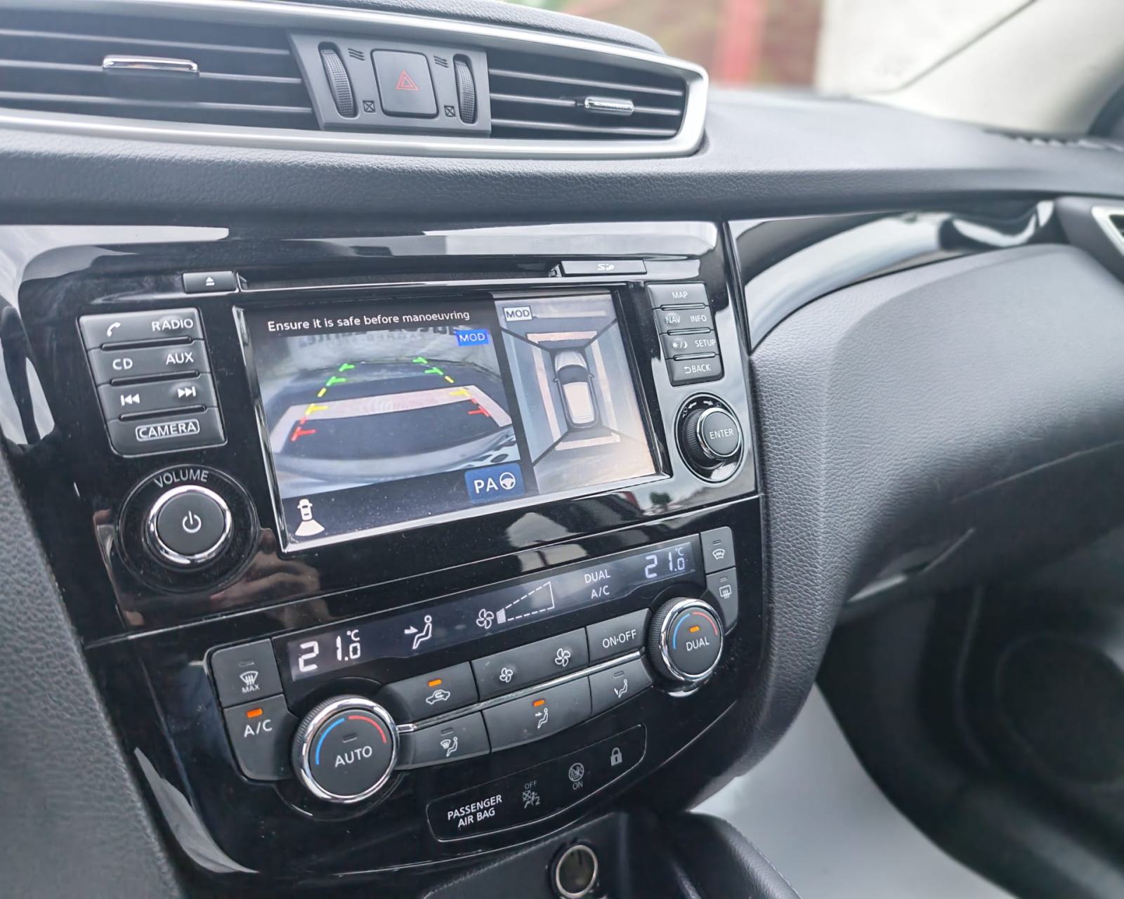 Nissan Qashqai 1,6 dCi X-Tronic*Panorama*Led*Navi*Alu19*Garanija