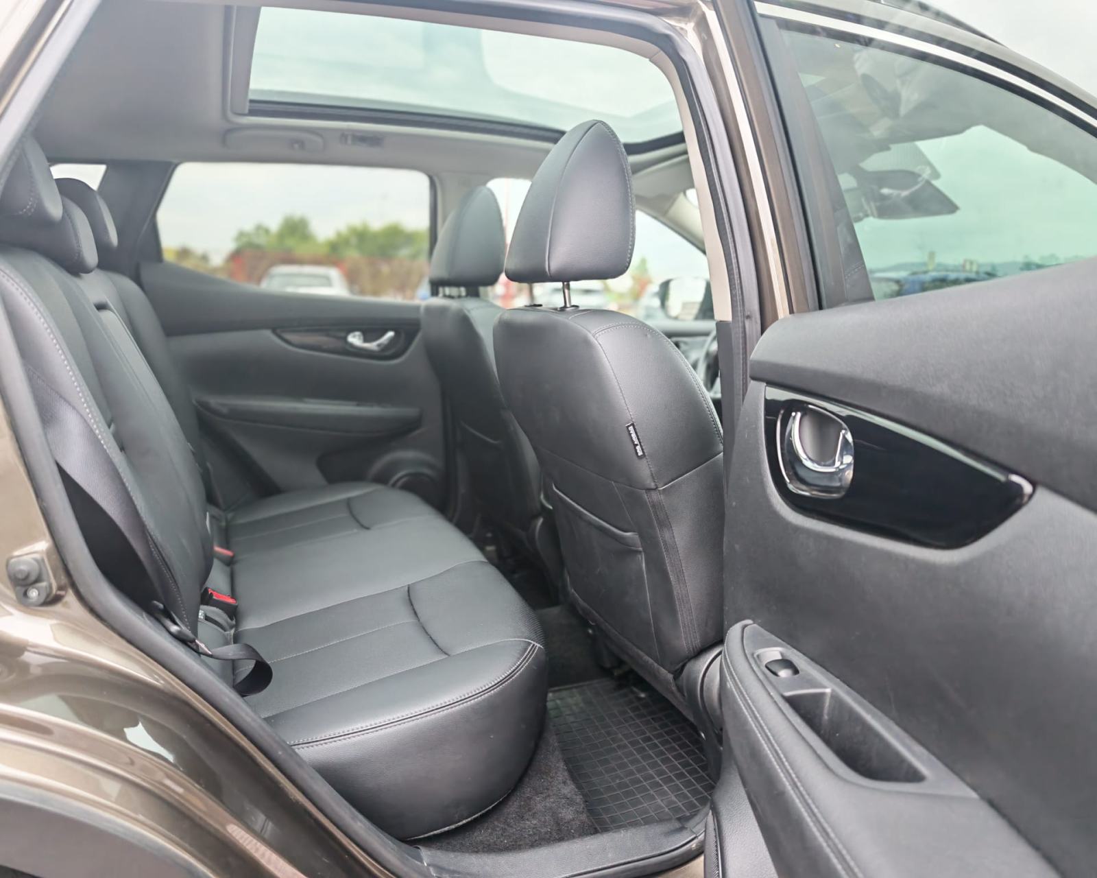 Nissan Qashqai 1,6 dCi X-Tronic*Panorama*Led*Navi*Alu19*Garanija