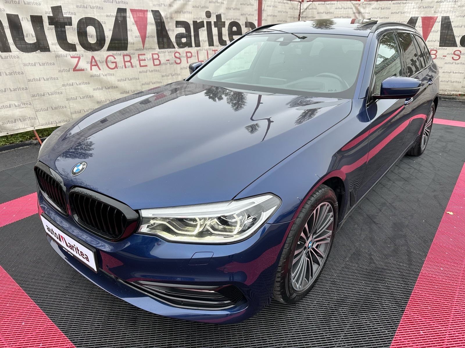 BMW serija 5 Touring 520d Sportline•Panorama•Digitalni sat•u PDV-u•