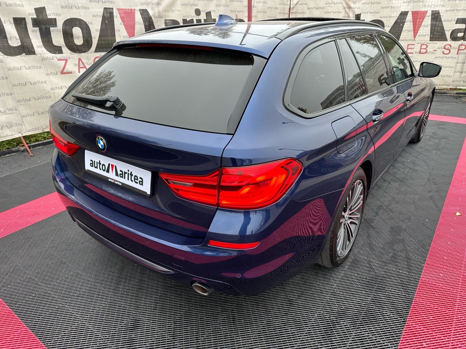 BMW serija 5 Touring 520d Sportline•Panorama•Digitalni sat•u PDV-u•