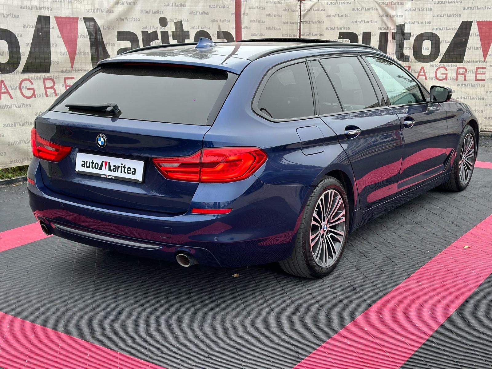 BMW serija 5 Touring 520d Sportline•Panorama•Digitalni sat•u PDV-u•