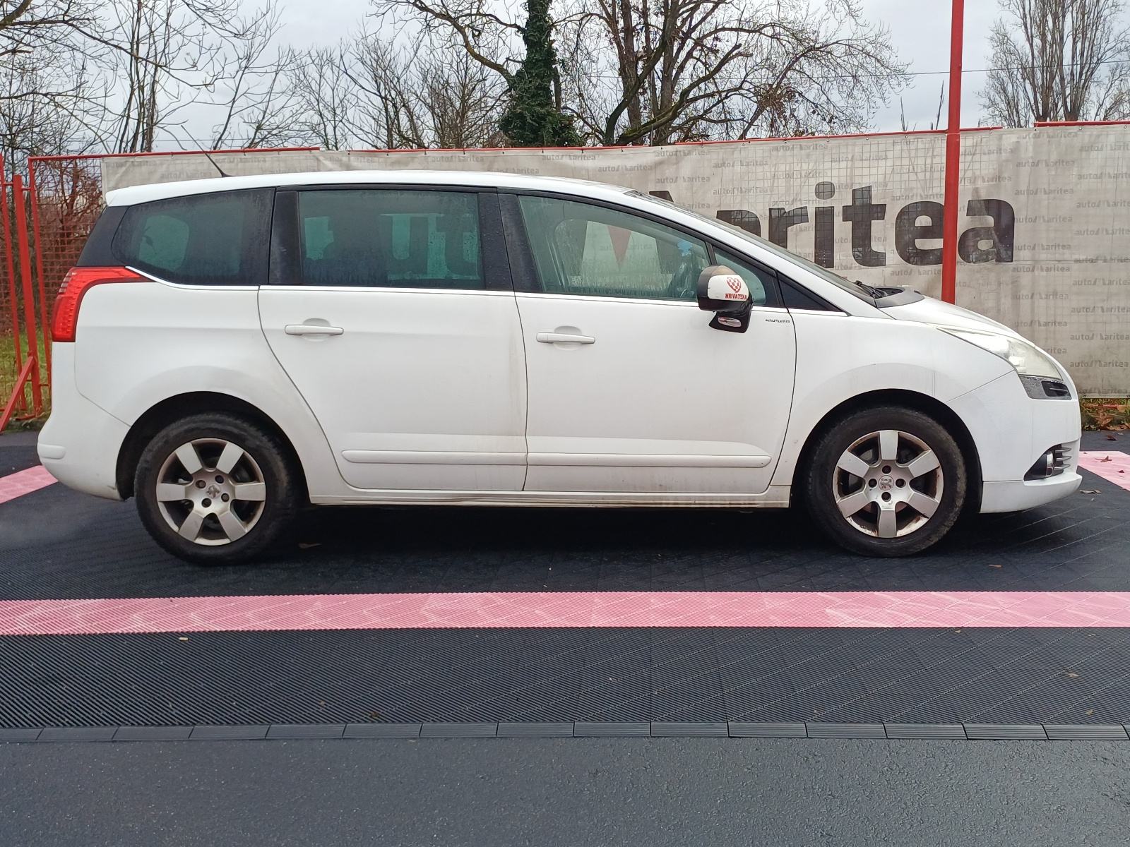 Peugeot 5008 1,6 e-HDi*Automatik, Navigacija, Senzori, 7 Sjedala*