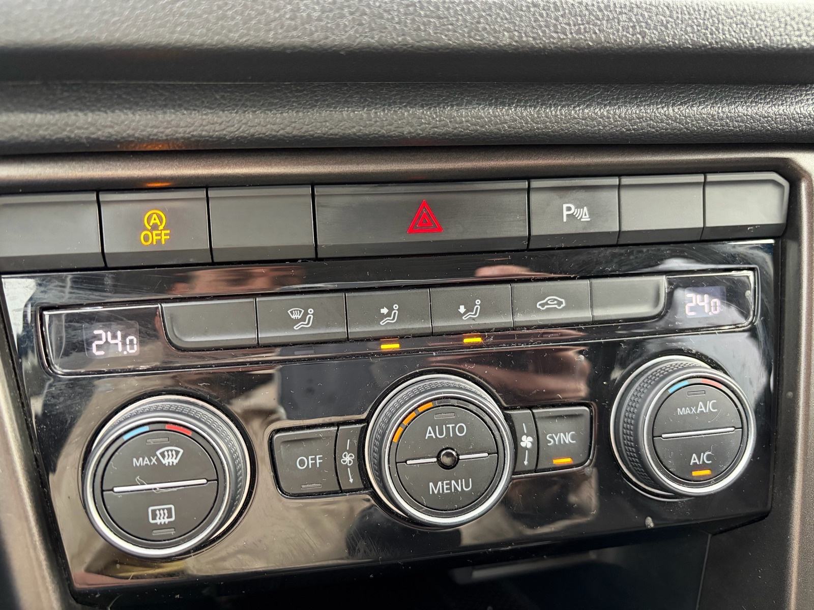 VW T-Roc 1.6 TDI Style•Matrix•Led•Jamstvo•18"