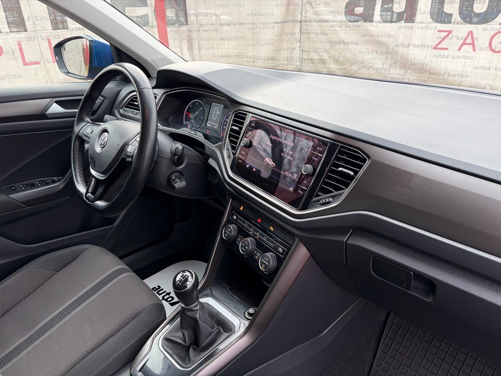 VW T-Roc 1.6 TDI Style•Matrix•Led•Jamstvo•18"