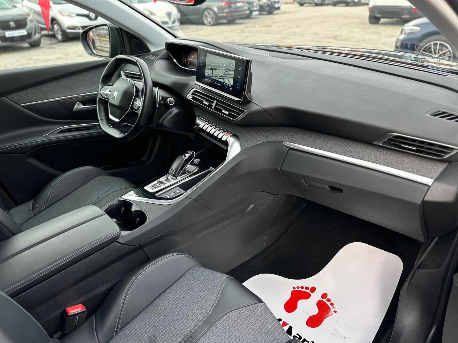 Peugeot 5008 1,5 HDI Automatik, 7 Sjedala, Kamera, Navi, 18" ALU