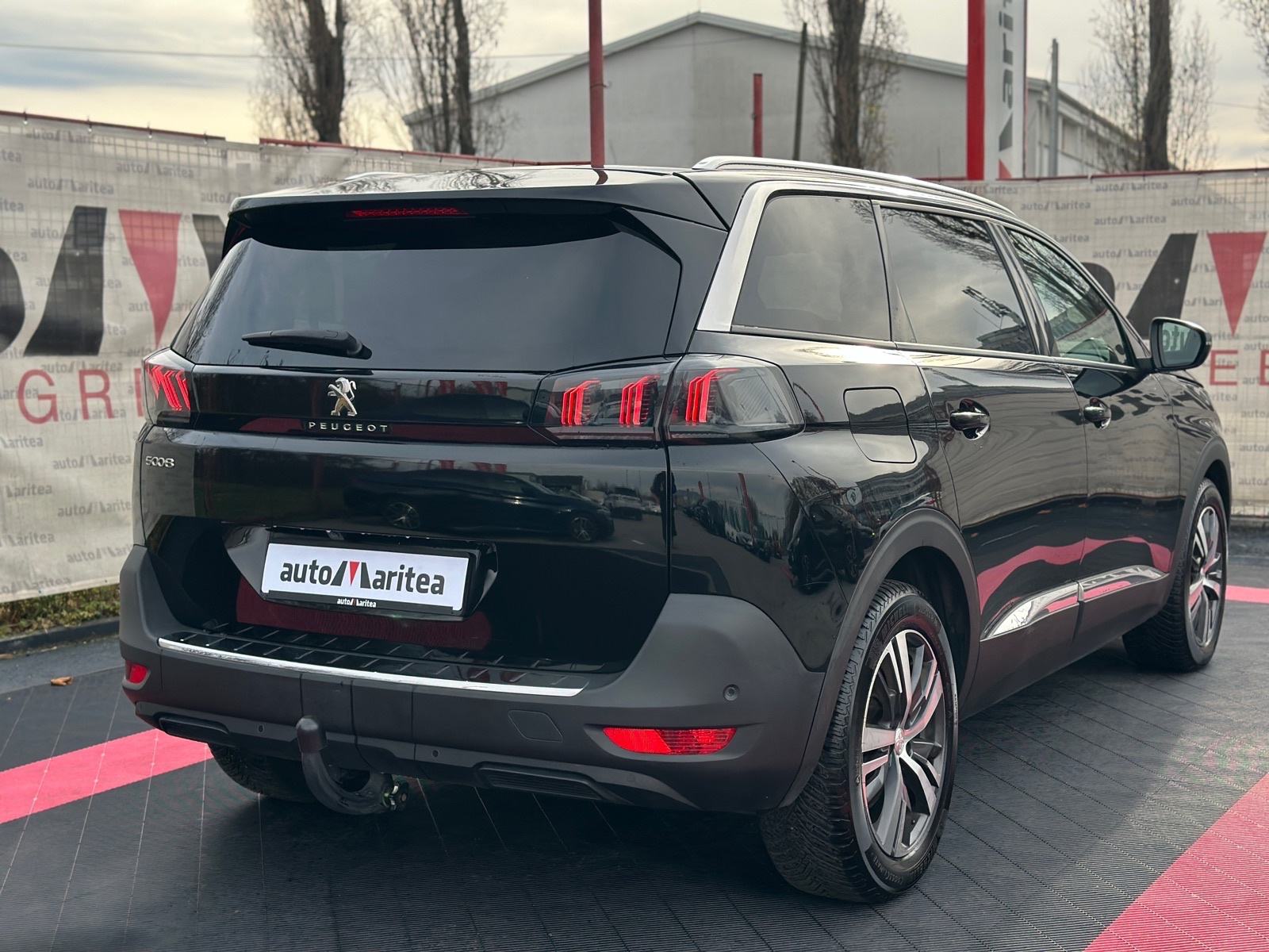 Peugeot 5008 1,5 HDI Automatik, 7 Sjedala, Kamera, Navi, 18" ALU