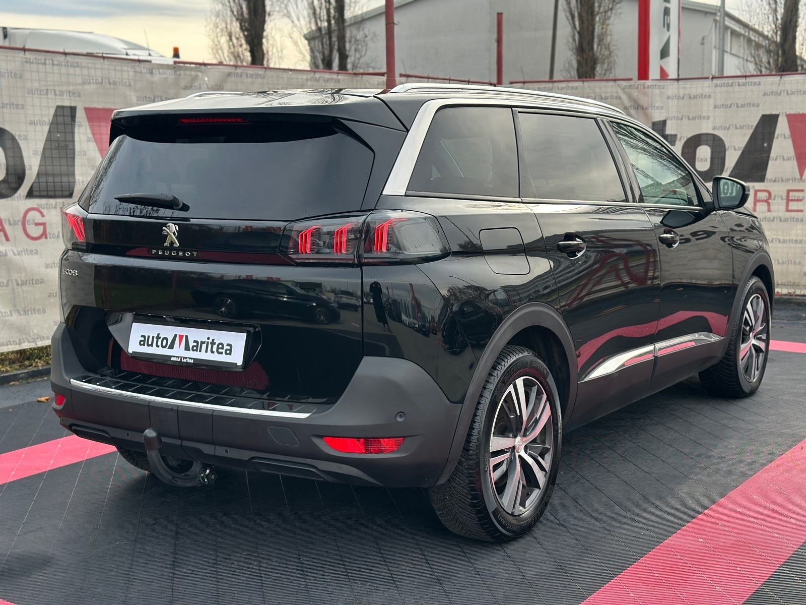 Peugeot 5008 1,5 HDI Automatik, 7 Sjedala, Kamera, Navi, 18" ALU