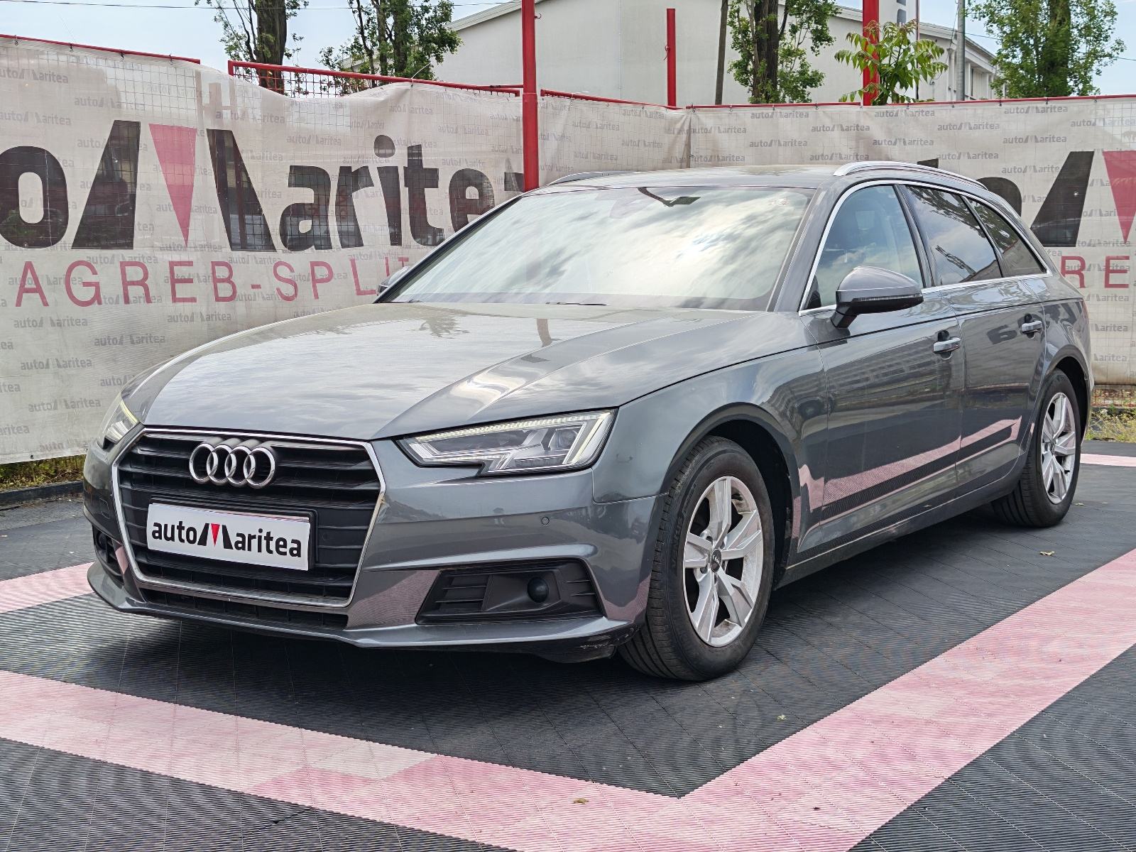 Audi A4 Avant 2,0 TDI DSG*Navi,Senzori,Koža*Reg 03/27*