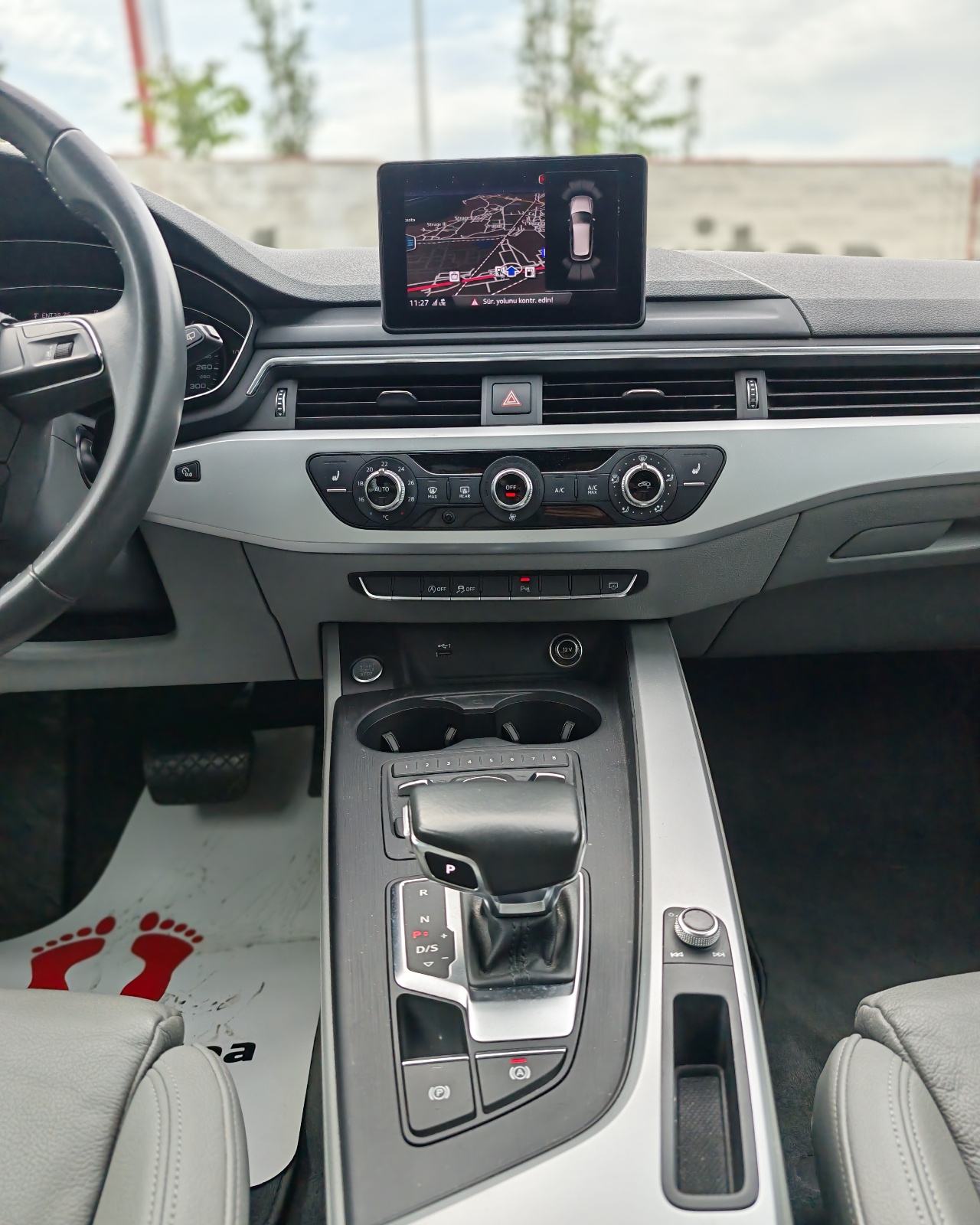 Audi A4 Avant 2,0 TDI DSG*Navi,Senzori,Koža*Reg 03/27*