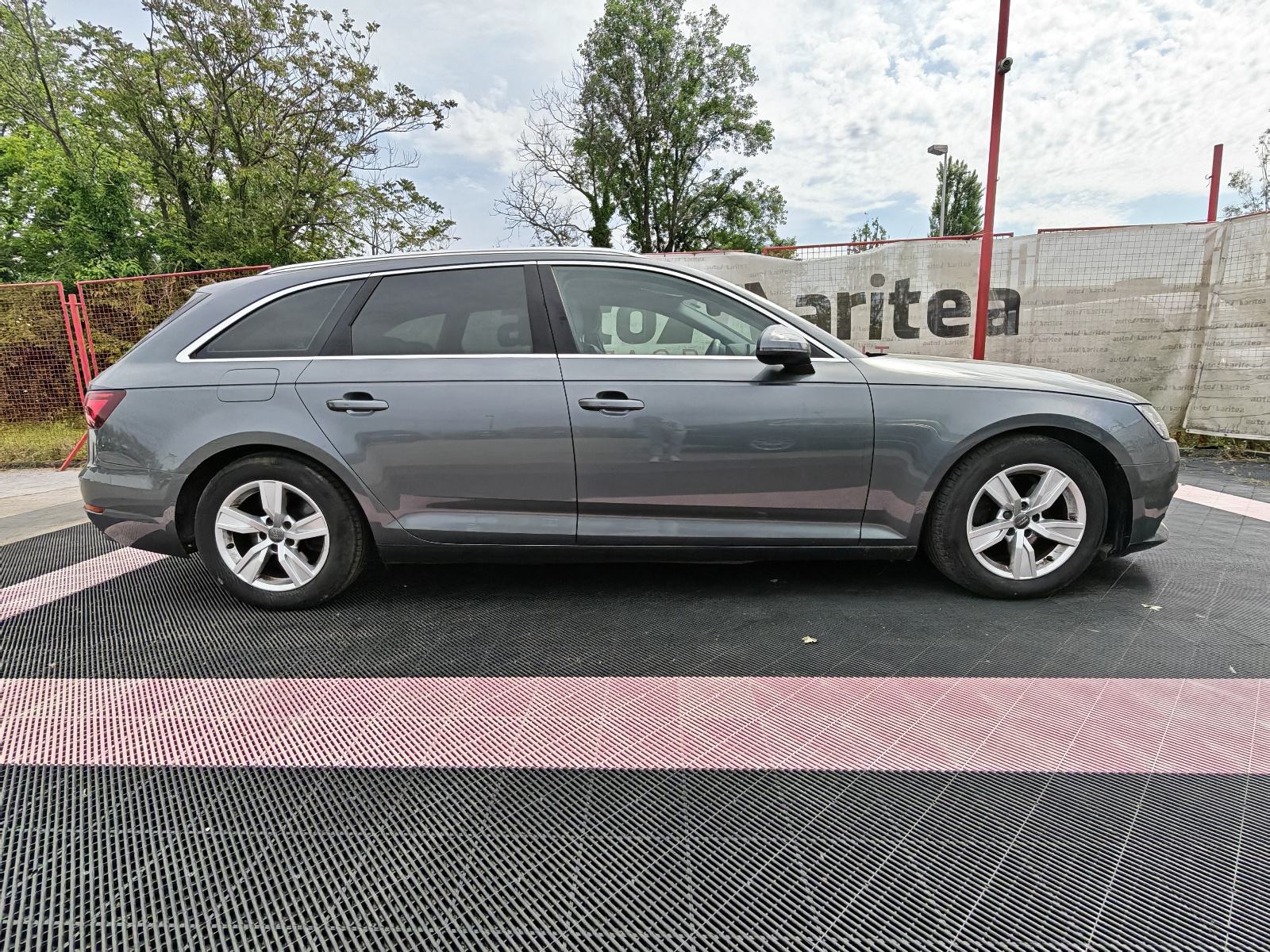Audi A4 Avant 2,0 TDI DSG*Navi,Senzori,Koža*Reg 03/27*