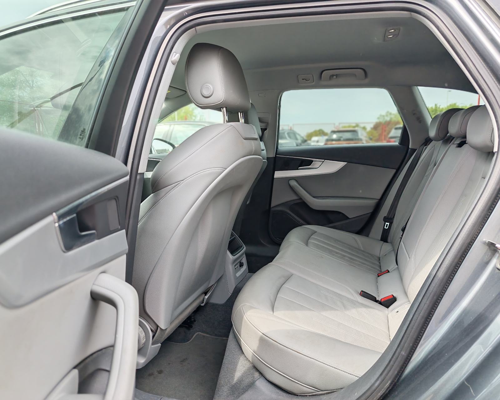 Audi A4 Avant 2,0 TDI DSG*Navi,Senzori,Koža*Reg 03/27*