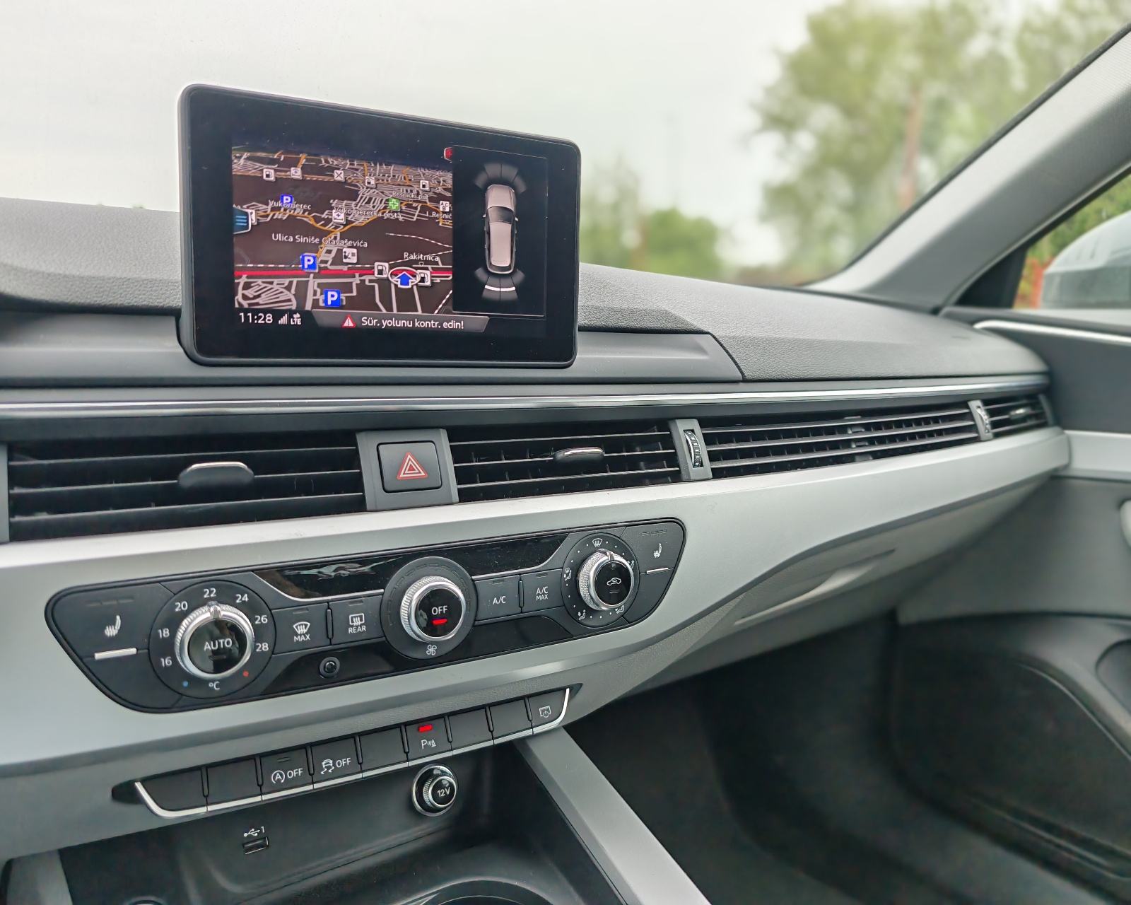Audi A4 Avant 2,0 TDI DSG*Navi,Senzori,Koža*Reg 03/27*