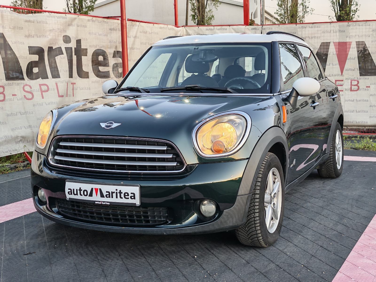 MINI Countryman 1.6D*4x4*led*Navi*top stanje.