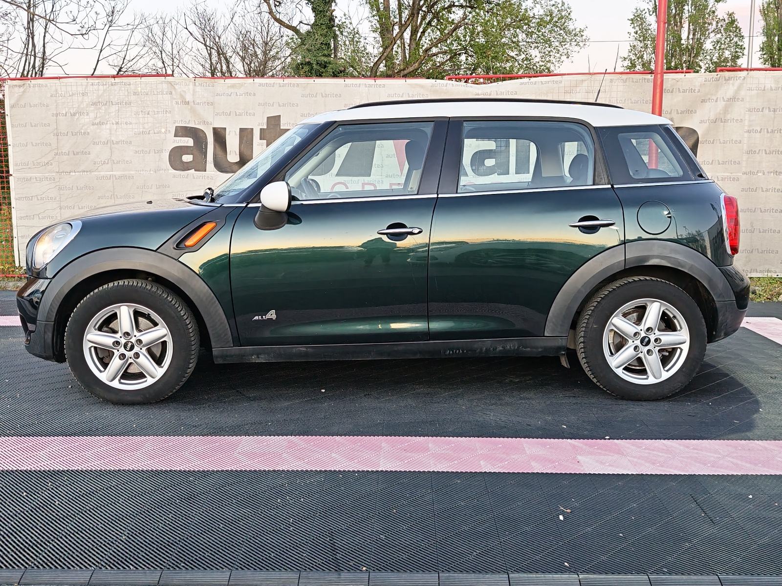 MINI Countryman 1.6D*4x4*led*Navi*top stanje.