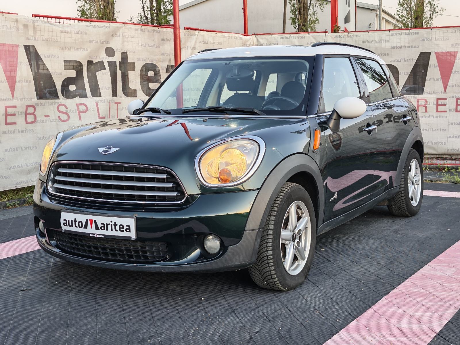 MINI Countryman 1.6D*4x4*led*Navi*top stanje.