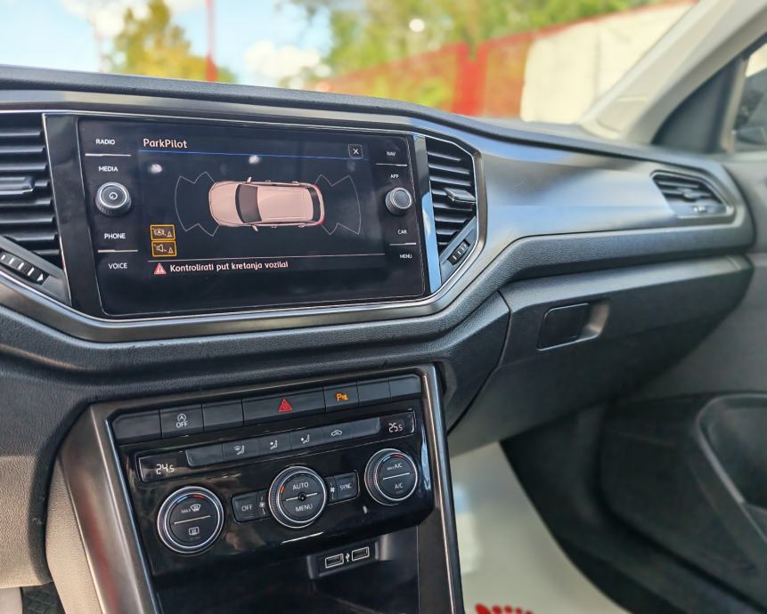 VW T-Roc 2,0 TDI DSG*Navigacija, Senzori, Alu "17* Garancija*