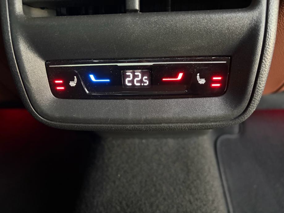 Škoda Superb 2.0 TDI L&K, Crystal, Keyless, Head UP, ACC, 360 kam, 19"