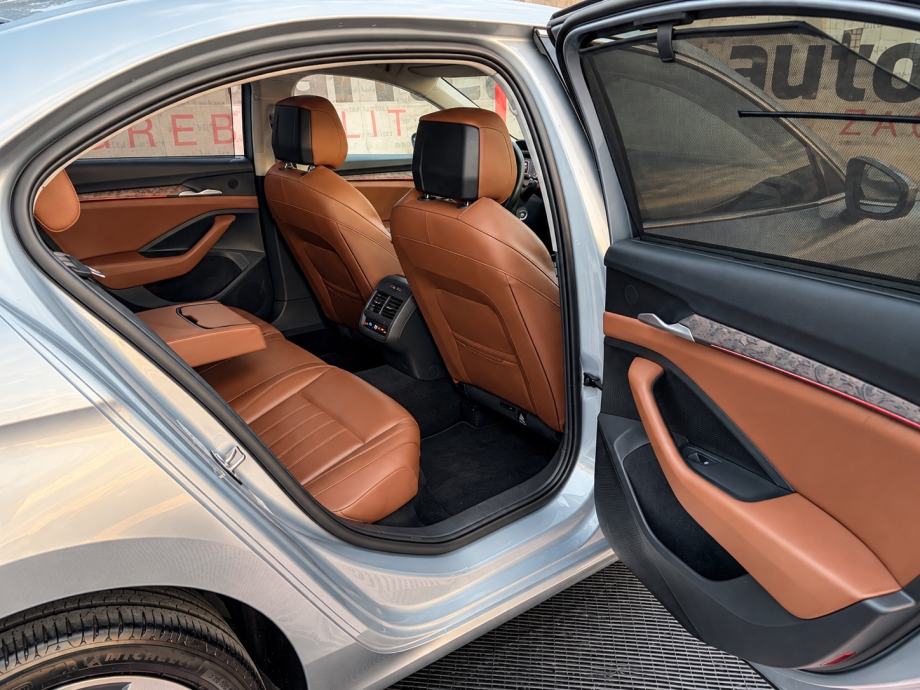 Škoda Superb 2.0 TDI L&K, Crystal, Keyless, Head UP, ACC, 360 kam, 19"